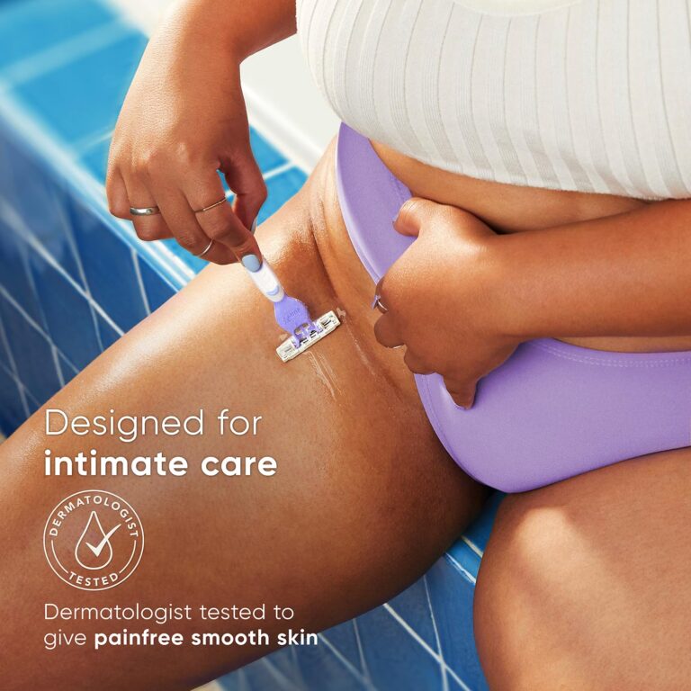 Sensitive skin shaving razor with smooth glide comfort guard