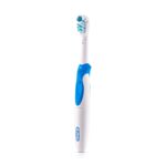Oral-B Cross Action battery toothbrush for deep cleaning teeth