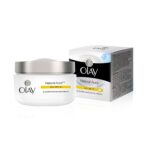 Olay Natural Aura day cream with SPF 15 for daily glowing skin